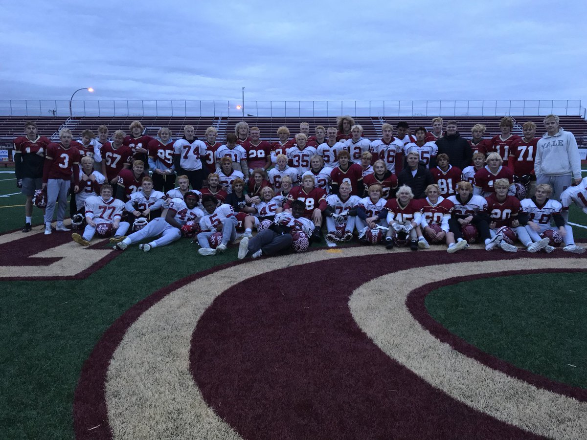 LomboTonka's tweet photo. The blondes are going to the Bank! Let’s Go!!! #crimsonpride #getstep4 #webetterpackthatplace https://t.co/UcC3KyVP9m