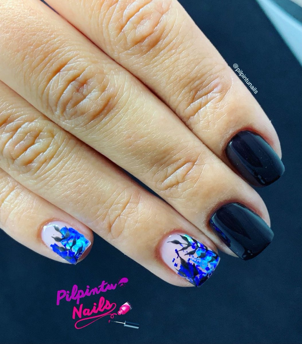 PilpintuNails's tweet photo. ❤️ o 💔 #foilnails
•
#pilpintunails #esmaltadosemipermanente #uñasacrilicas #uñas #nailart #manicure #uñasbogota #nailpolish #semipermanente https://t.co/5RJkpTtjdp
