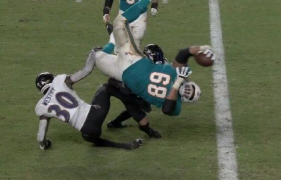 rassyfore's tweet photo. An O lineman catches the pass! 😂 Great coaching 👎 https://t.co/l4CDEmsweL