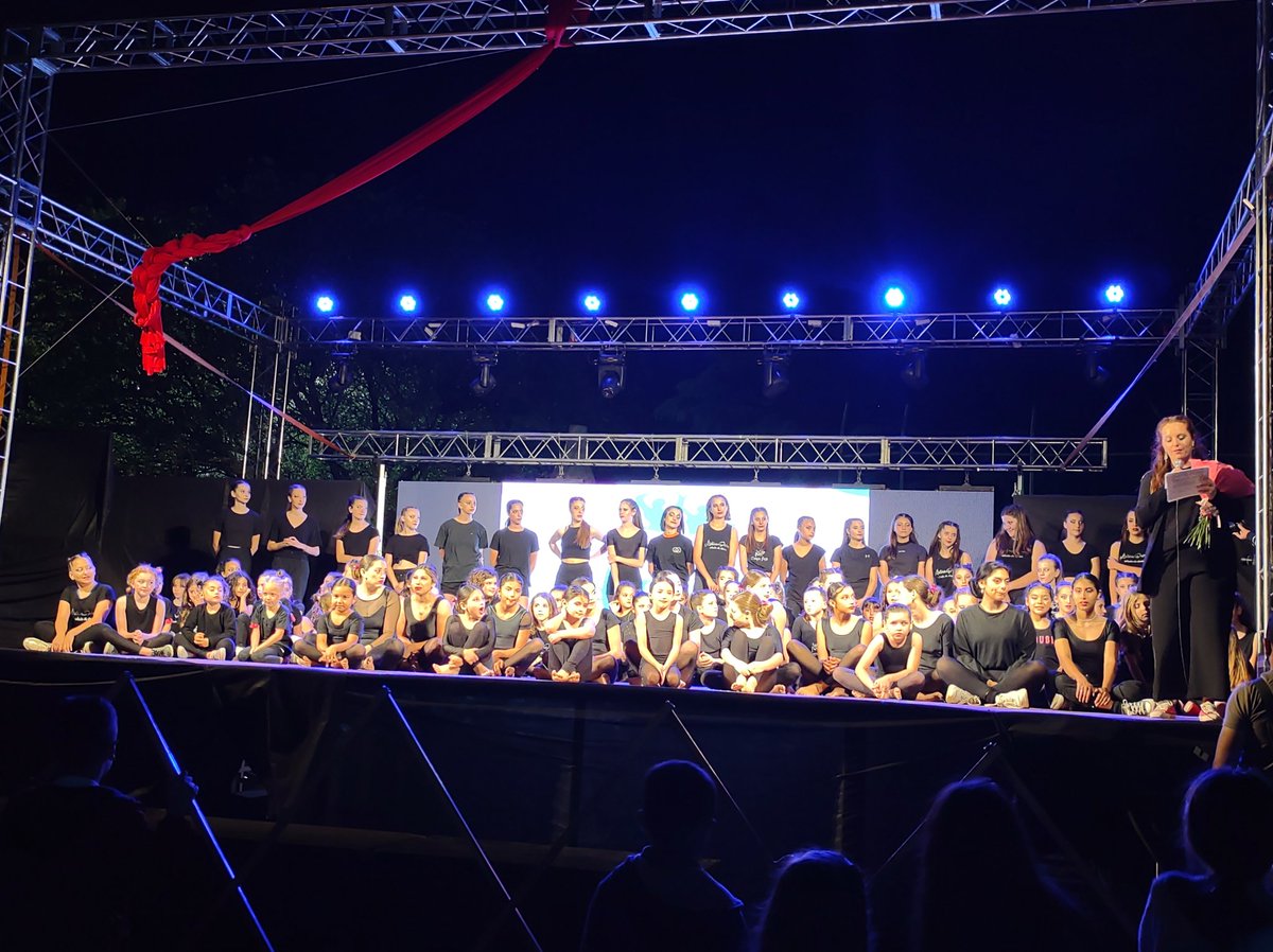 Un gran placer ver nuestra plaza llena de familias reunidas  ! Somos Danza...cultura que llena el alma <a href="/general_deheza/">General Deheza</a> <a href="/fdmorra/">Franco Morra</a> <a href="/VaninaContreras/">Vanina Contreras</a>