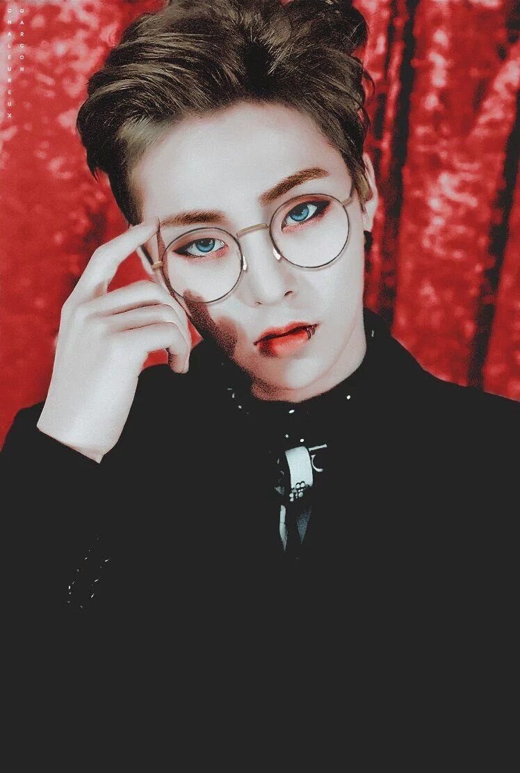 KPopPrincess416's tweet photo. Those eyes!!! 😍😍😍😍😍 https://t.co/nsZlHkrrGw