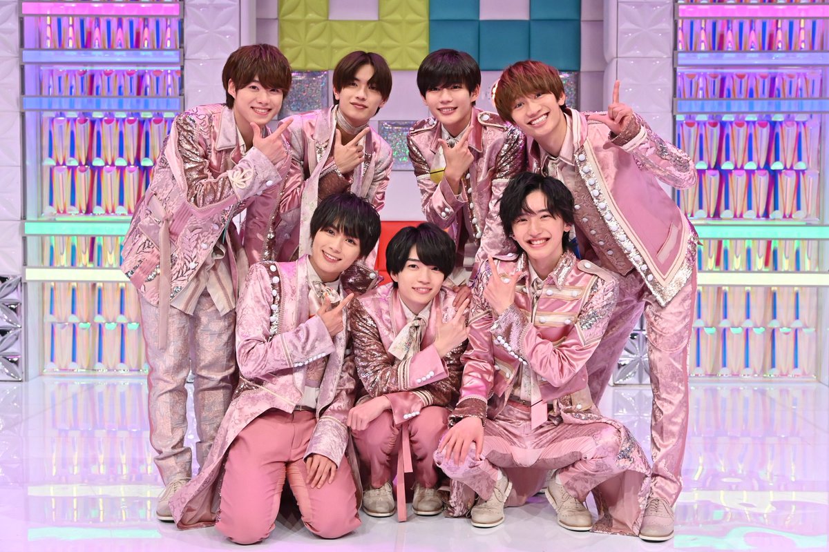 i39jx's tweet photo. デビューおめでとう🎊
一生に一度しかないこの瞬間になにわ男子を好きでいれることが嬉しくてなんだかポワポワしてるけど、今日が新たな1ページの始まりにすぎなくて、これからどんなことが待ってるのか今から楽しみです。
なにわ男子らしくこれからも頑張ってね🤲🏻
#なにわ男子デビュー 
#なにわ男子 https://t.co/bDTg8K6uNo