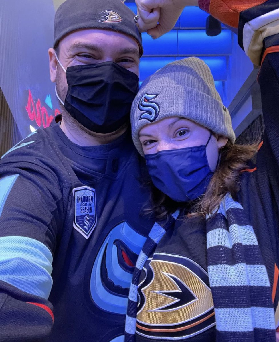 grico42's tweet photo. Repping both the @SeattleKraken and the @AnaheimDucks tonight #seakraken https://t.co/EQdxvqqs8B