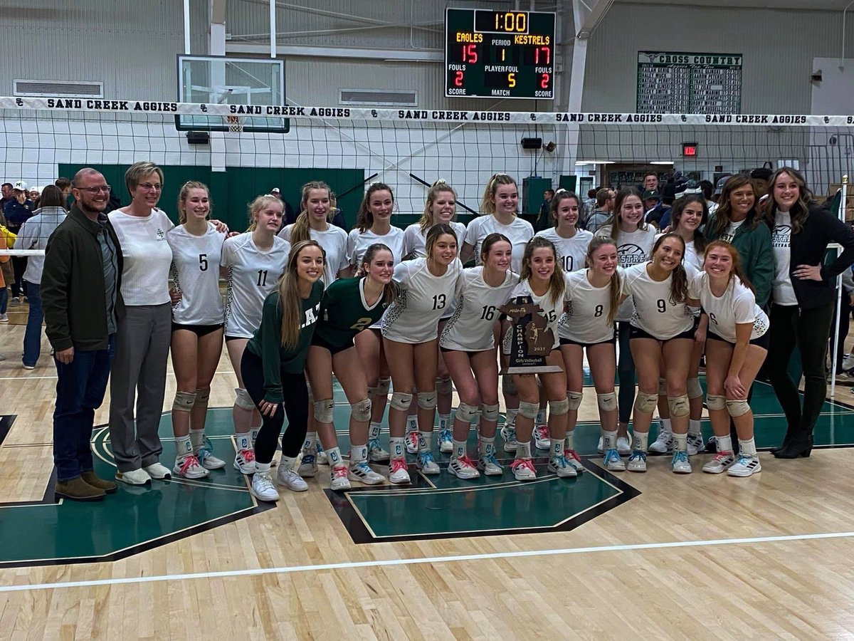 You’re Regional Champions!! Way to go Kestrels! They battled hard to beat Columbia Central in 5 sets! 💚💛💚💛🏐🏐
