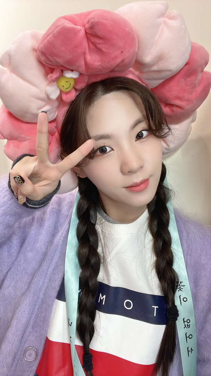 cignature_J9's tweet photo. 꽃이없어서 패니들만의 셀린이가 왔어요💓 🎃Happy Halloween🎃 #셀린짹짹

#시그니처 #cignature #셀린 #Seline https://t.co/KJDiRlFtKE