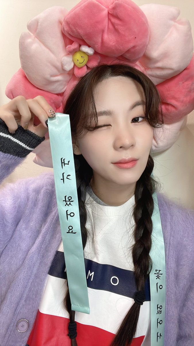 cignature_J9's tweet photo. 꽃이없어서 패니들만의 셀린이가 왔어요💓 🎃Happy Halloween🎃 #셀린짹짹

#시그니처 #cignature #셀린 #Seline https://t.co/KJDiRlFtKE