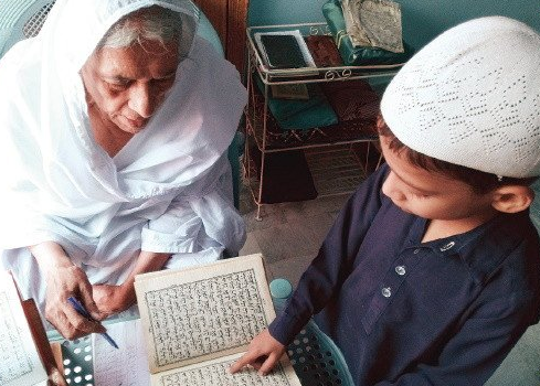 ETribuneMag's tweet photo. In a community often consigned to a limited number of demeaning jobs, Nanni Jameela’s story tells a story of respect.

For more: https://t.co/Pfj2roPqla

#etribune #TribuneMag #devoutness https://t.co/DW5S1QgoA5