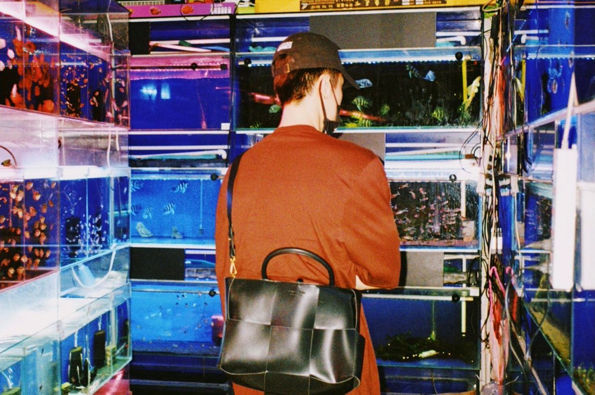 wzypics's tweet image. — 211031 WZY Studio Weibo Update 💙

#Howtospend #Halloween2021 

Treat or trick;
If giving sweets sweets 🍬then let me give a little bouquet of flowers 💐

(1/2)
⌜ #王子异 ⋆ #wangziyi ⌟
#NinePercent