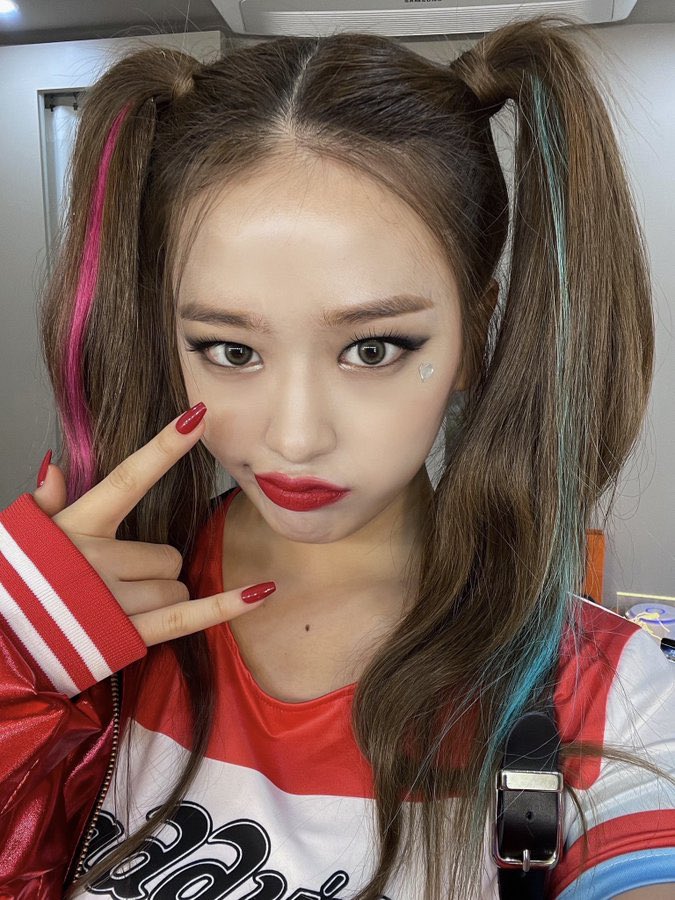 ARABIVE6's tweet photo. 211031 - 📸
تحديث حساب ستارشيب مع يوجين💙
#Yujin #StarShipGirls https://t.co/gpqiopAyqL