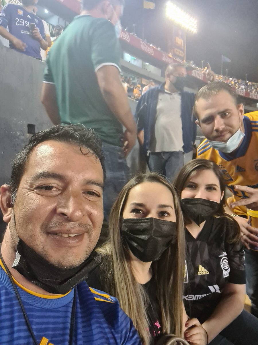 jadrian_alvarez's tweet photo. #tecatetigres https://t.co/CLZx7dsE1F