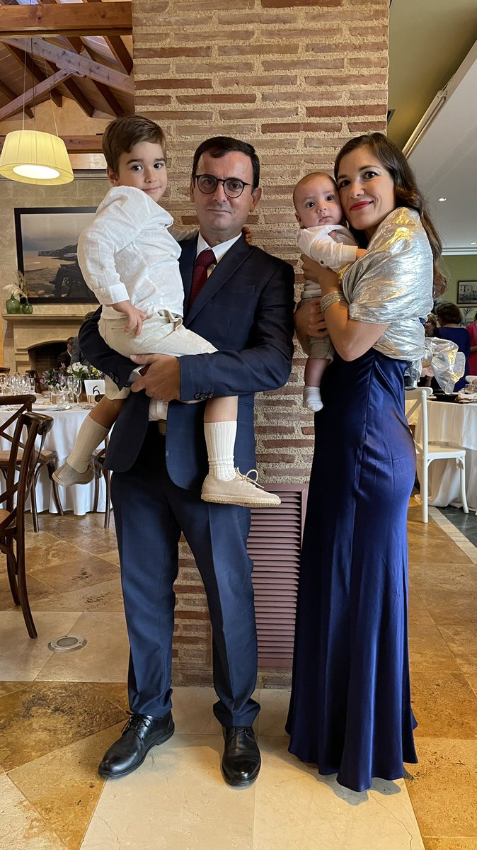 eivars's tweet photo. Ayer estuvimos de bodorrio!!! https://t.co/Oj5Y8hPRmv