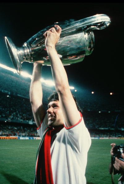 papavanbasten's tweet photo. Oggi compie gli anni il mio primo supereroe, quello che mi ha fatto innamorare del calcio e del Milan. Tanti auguri @MarcoVanBasten, ti voglio bene ❤ https://t.co/ermj92h17M