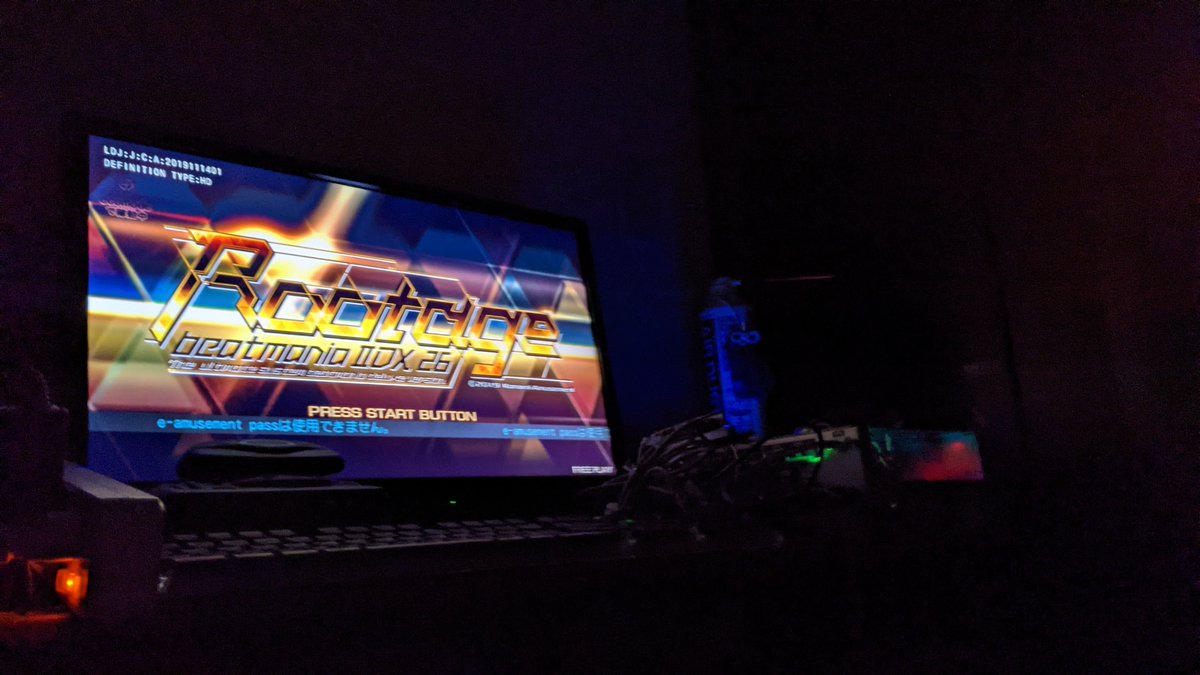 yudukiha_02's tweet photo. #おうちマニア #beatmaniaiidx
#Rootage 組み立て中 ハーネスなどが足りなくて遊べない状況なので私自身も調べて回ってますが「こここうだよ！」など助言いただけると嬉しいです！(dm解放してます) https://t.co/0b6PPKbbr9