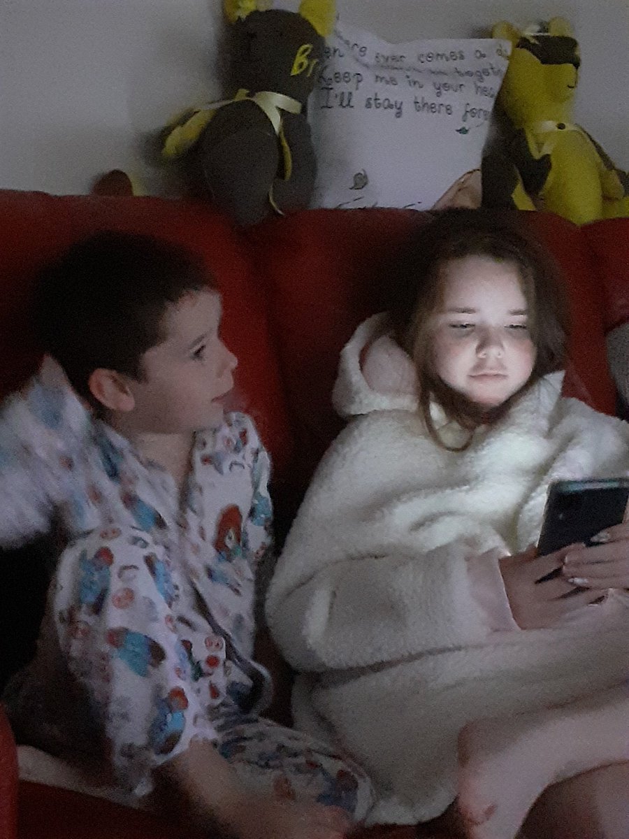 Try telling a 3 year old the clocks have gone back, yeah that worked really well 😆🥰😆