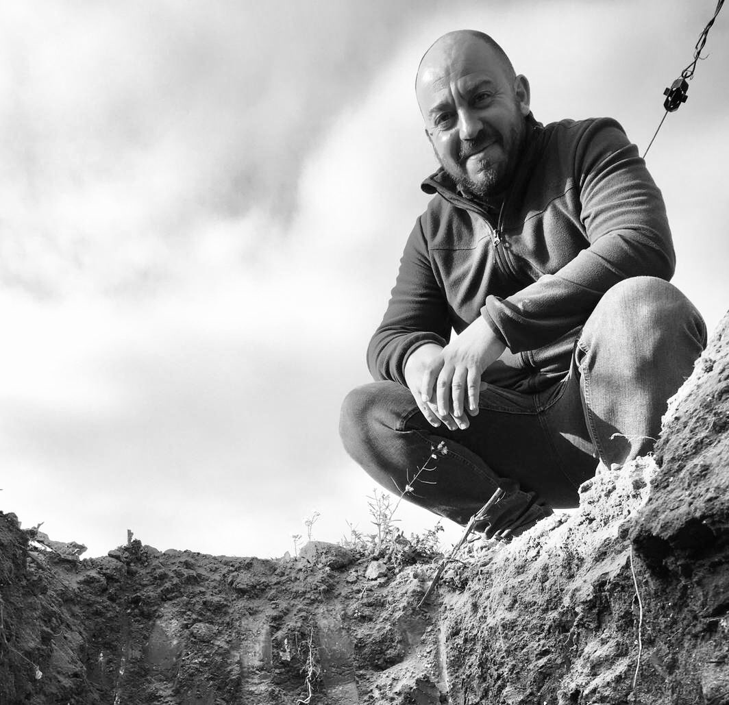 Seguimos conociendo a los protagonistas del Vino en nuestro país. Esta semana a uno muy especial, uno de los grandes creadores y divulgadores de los vinos tradicionales andaluces
 
Ramiro Ibáñez "Sin hacer rentable la viticultura no hay futuro"
 
alavole.com/ramiro-ibanez-…