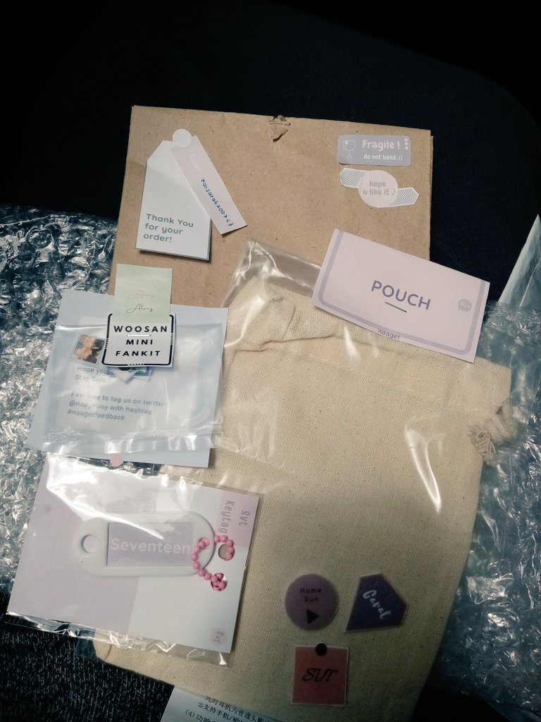lelechenra's tweet photo. thankyouu @naagetiny for the seventeen pouch !!💗😭 LOOVEE it sooo muchhh 😍 thank youu also for the free keyring ! act i bought it from their shopee but i just wanna let a review here hehee 😸 
#naagetfeedback https://t.co/doM6I87eF3