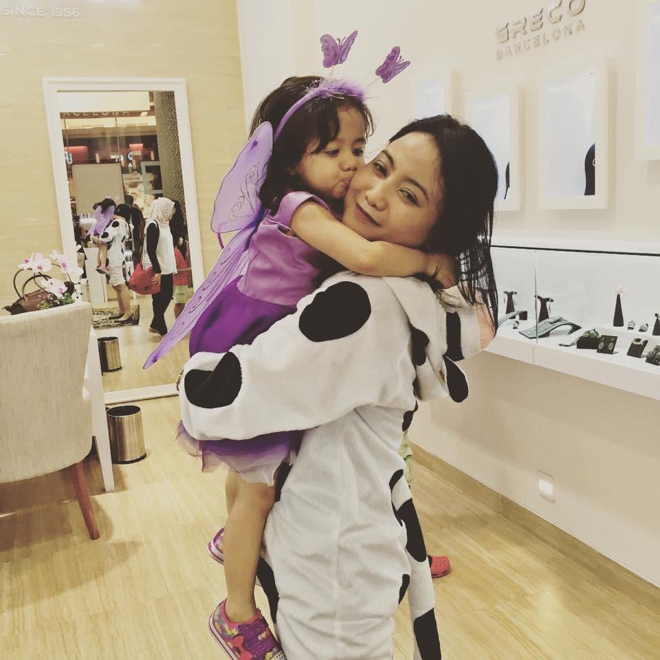 GrecoBarcelona's tweet photo. Happy Halloween for everyone who celebrates this joyous opportunity🎃 
-
Get a Special Hallowen Promo
Enjoy 30% OFF 
-
-
🧡🧡Greco Barcelona🧡🧡.
Official GIA Retailer .
Your Trusted Diamond Jeweler.

#halloween2021 #hallowenparty #hallowen🎃 #Babyearring 
#ibuanak https://t.co/y8xyeaePwK