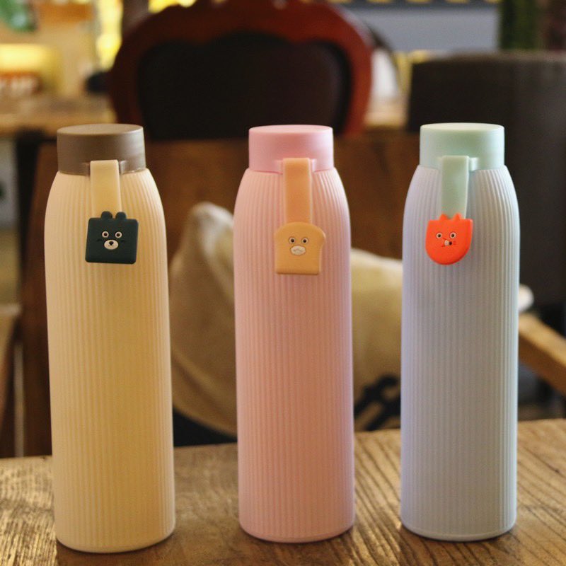 exploreshopee's tweet photo. ✨✨Aneka Macam Botol Minum Lucu✨✨

                       🔽A Thread🔽 https://t.co/7Rk6DWf2kk