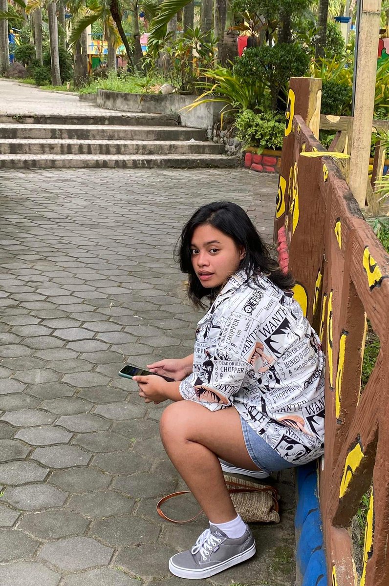 rozenne_'s tweet photo. ☑️Bilbil 
☑️Peklat 
☑️Short height
☑️Stretch marks
☑️Skin allergies

Yeah, still working on loving myself.
📸: Mi sister 💖 https://t.co/eiMjfqpqMu