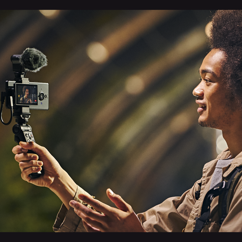 sonyxperia's tweet photo. Whether you’re a vlogger, YouTuber or sharing with friends, enjoy the World´s first 4K movie recording at 120fps High frame rate in a smartphone* on Xperia PRO-I.
#Sony #Xperia #SonyXperia #XperiaPROI #Videographer #Vlogger #VlogMonitor