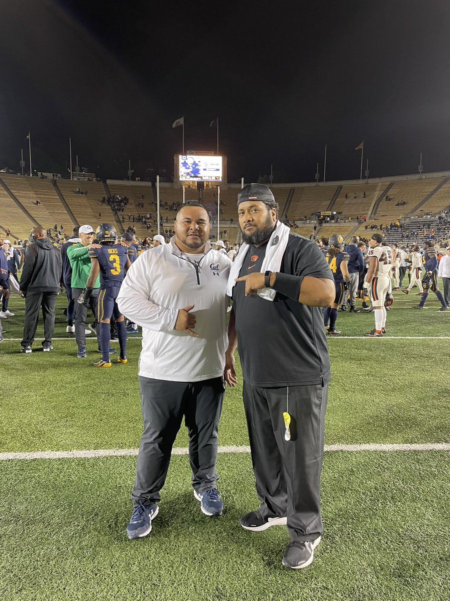 BenjiPalu_Cal's tweet photo. Always good catching up with the Tokoua! 🤙🏽 Good luck rest of the season! https://t.co/VdYYLLOM0i