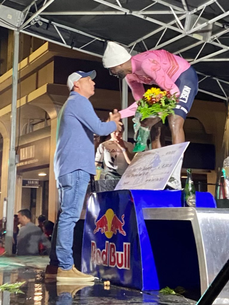 Congratulations <a href="/JusWilliamz/">Justin Williams</a> on winning the inaugural <a href="/in2thelionsden/">IntotheLionsDen</a> #HereInSac. 🏆🚴‍♂️