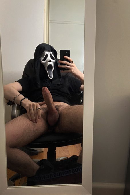 Did someone order some spooky dick? https://t.co/A3lpHeByX2