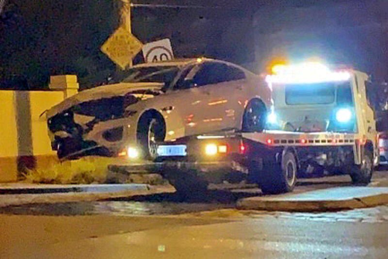 sumeyyailanbey's tweet image. Photos of last night’s car accident involving Liberal MP Tim Smith, who returned a BAC level of 0.131 and resigned from shadow cabinet today.