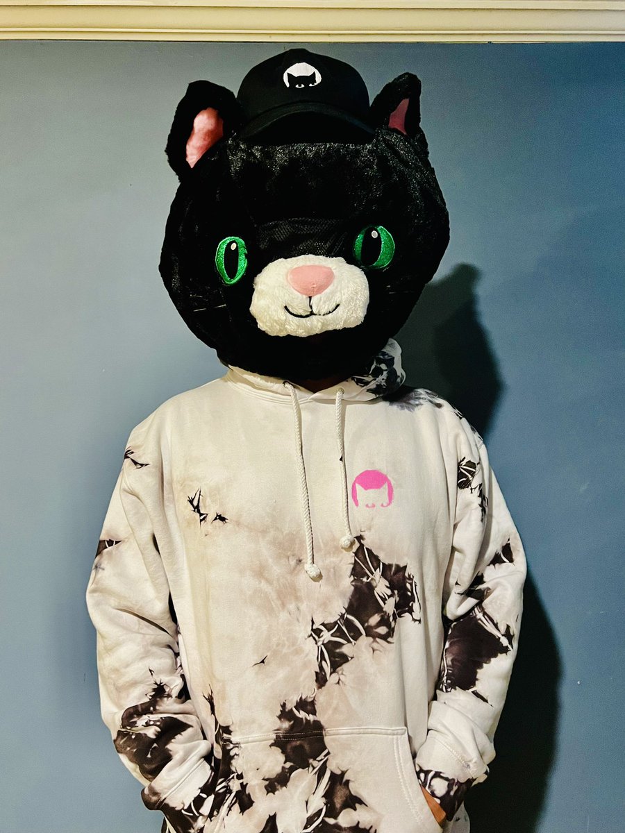 RotoDub's tweet photo. Bummed I missed the sandbox vibes but anyways happy #gutterween to all my @GutterCatGang fam 🙀🎃

#GangGang https://t.co/GOBmdXtZK2