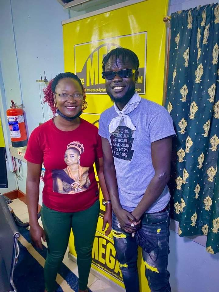 xdlmgmt's tweet photo. Blessed Sunday from presenter Radio @MegafmGulu Gipsy Nelly Piloya & the #Noisy_neighbor hit maker @Daugy_fresh aka #ManFresh!
#Noisy__neighbor still topping chart👊🏾🔥
Link👇🏽
https://t.co/lRV7FrvnyP
Cc. Xavi D'Legend Official https://t.co/neScZ8yHlD