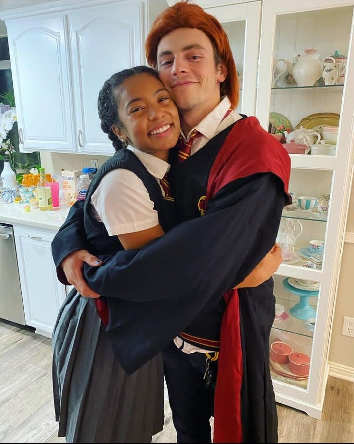 aafglowter's tweet photo. hermiome y ron😭💘 https://t.co/8PfpGlcEg8
