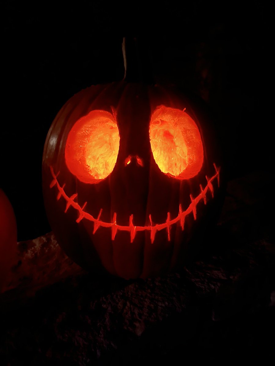 its__Lizzy__'s tweet photo. It's that time✨ of the year....
Have a great Halloween weekend 🎃
#HappyHalloween  y'all !!👻🎃
#SpiritHalloweekend 
Happy Halloween Eve 
#Halloween 
#HappyHalloween2021 https://t.co/CufDYhEYw2