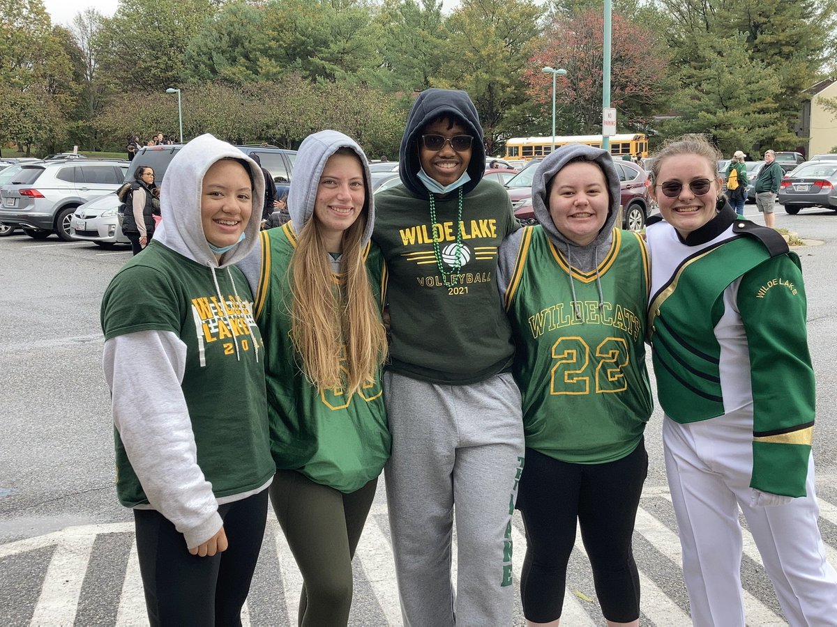 hcpss_wlhs's tweet photo. @wlhs22 knows how to have a fabulous Homecoming weekend! 💚💛 https://t.co/5429kMrlWi