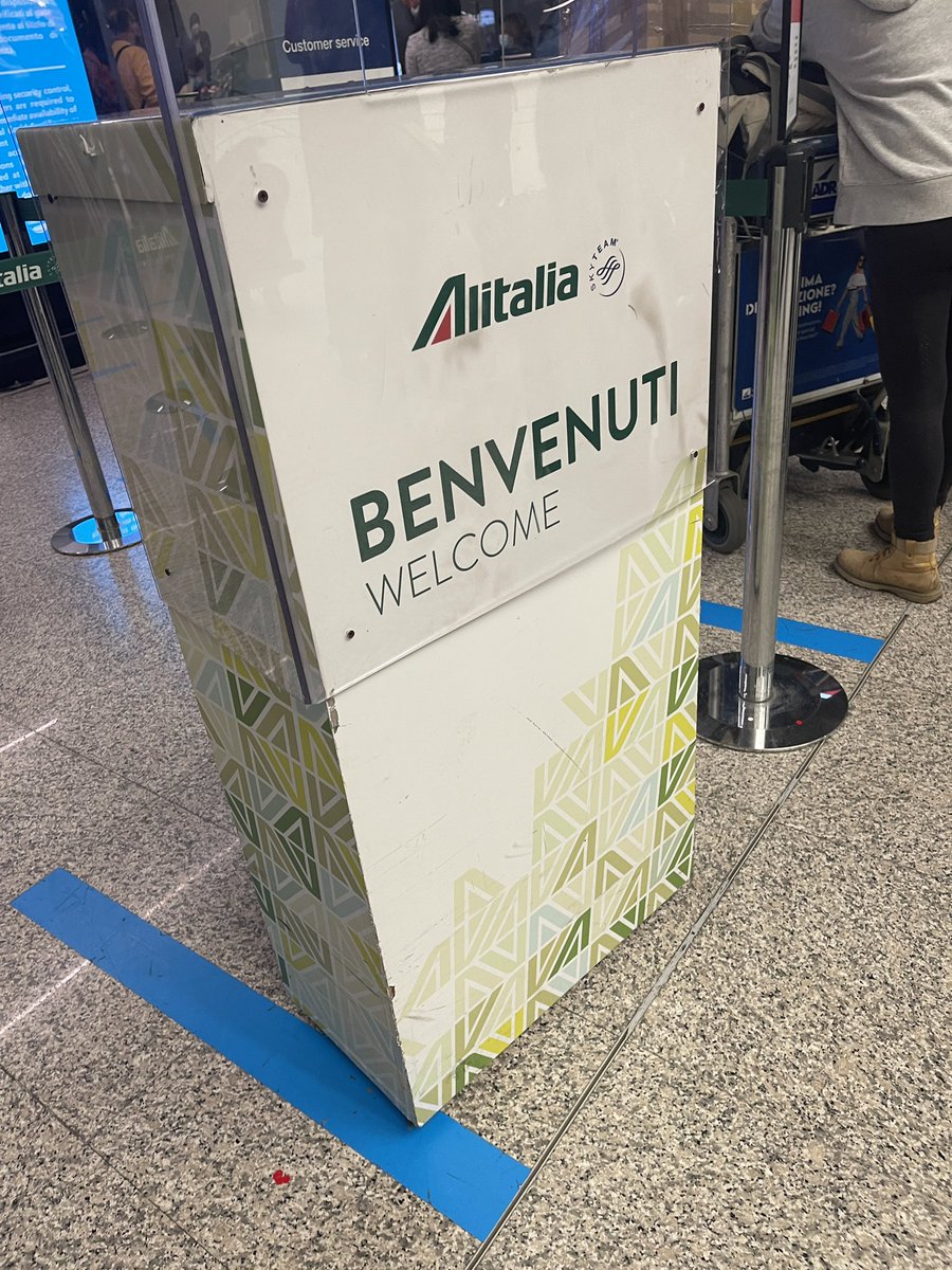catholicjill's tweet photo. #mismanagement brought to you by former #alitalia. This is 1000% why they shut down. #goodriddance @Alitalia https://t.co/WnDR7HhPcp
