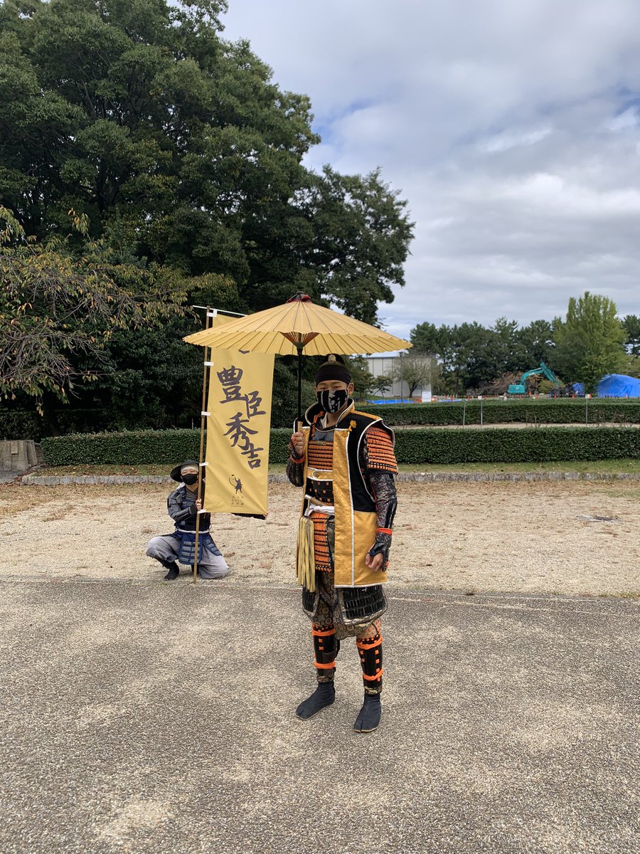 名古屋城リベンジ
前回が天守が工事中だったので今回は生の鯱鉾が見れました
記念スタンプ押したり、千成将軍のモチーフにもなった豊臣秀吉殿を撮らせてもらったり 