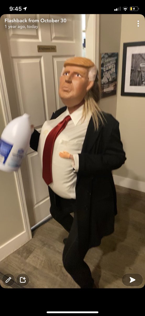 LiviaMae's tweet photo. The scariest part of Halloween is my snapchat memories https://t.co/3DfXGTedZo