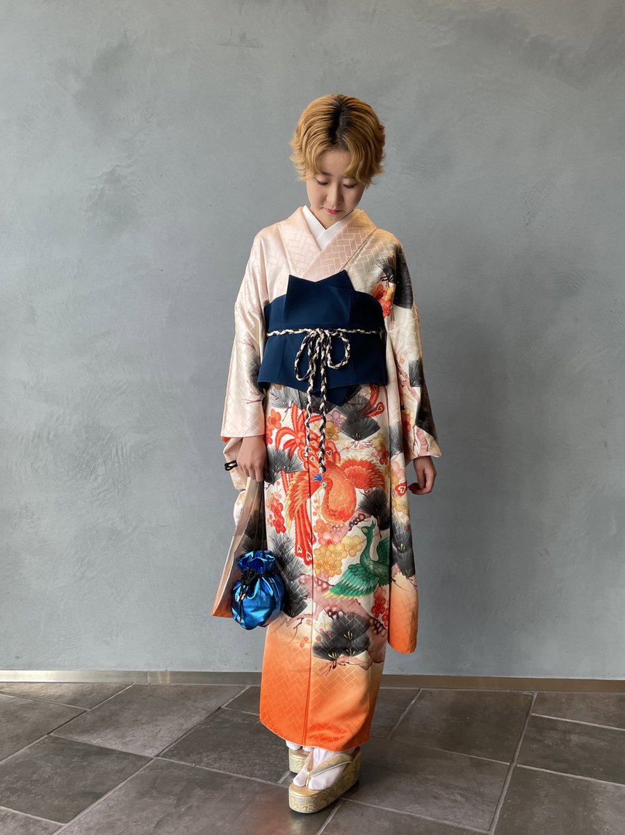 _k_i_i_r_o_'s tweet image. 【   振袖×KIIRO    】
KIIROのアイテムを、
"帯"に、"羽織り"に。
#kimono  #和モード  #振袖 
PARCO online store ☞
kaeru.parco.jp/shop/detail/sh…
MGOS ☞
bit.ly/3bA7jLm