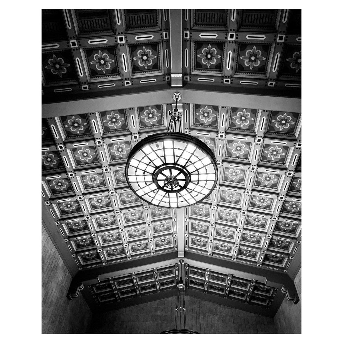 trappingphotons's tweet photo. “Being Touristy at Union Station…” on our way to Olvera Street. Had to stop and capture some of the cool silhouettes, reflections, patterns, light, and shadows.
**
**
**
**
#shotoniphone #DTLA #UnionStationLA #sillhouette #shadows #patterns #trainstation #reflections https://t.co/Hnw6LOyG59