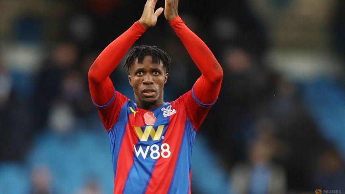 Earlier this year, #Zaha said he would stop "taking a knee" before games as part of English football's anti-racism campaign. #ManCity #SaintsFC