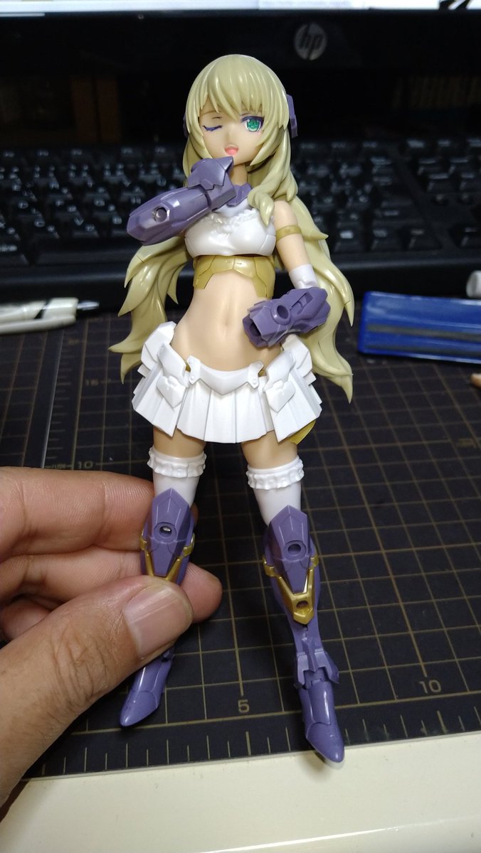 CANOPUS53's tweet photo. 試しにスカートをマステで繋げて履かせてみたらいい感じに
#フレームアームズ・ガール 
#30MS https://t.co/2BmqX87Y05