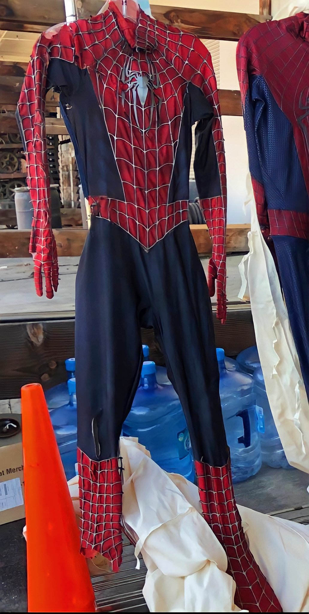 Tobey maguire spider man suit deals