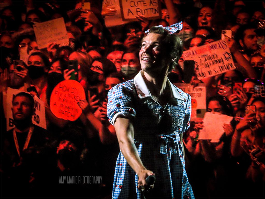 amymckeonphoto's tweet photo. Harry Styles (@Harry_Styles) - Harryween Night 1- New York, NY (10.30.21) #Harryween  #HarryweenN1 https://t.co/kFxyWZAuEh