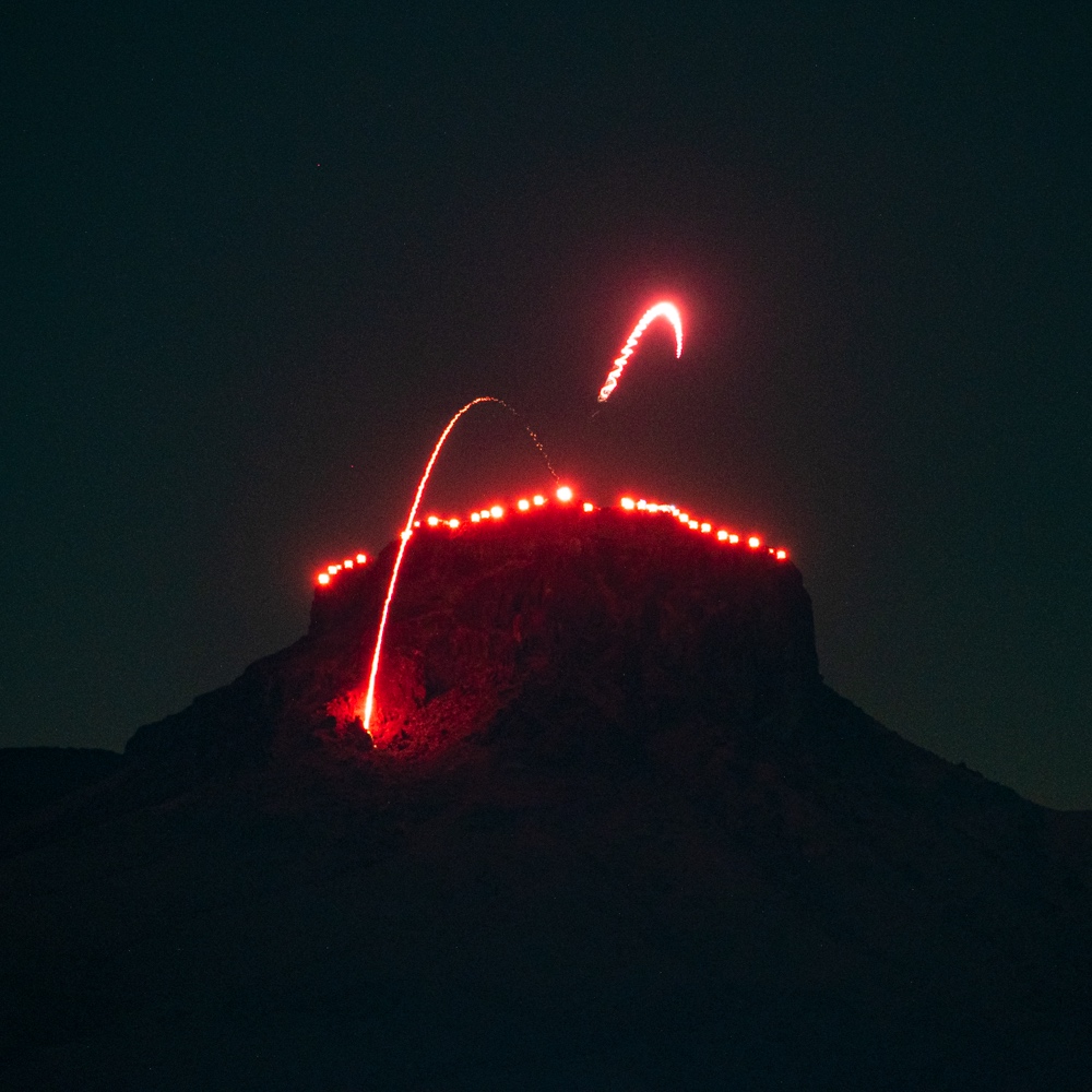 PhotoHavasu's tweet photo. Candles on the cupcake lit.
#cupcakemountain #lighting #leapinglizards   #lakehavasu #lhc #havasu #lakehavasucity https://t.co/UQmr6moVJc
