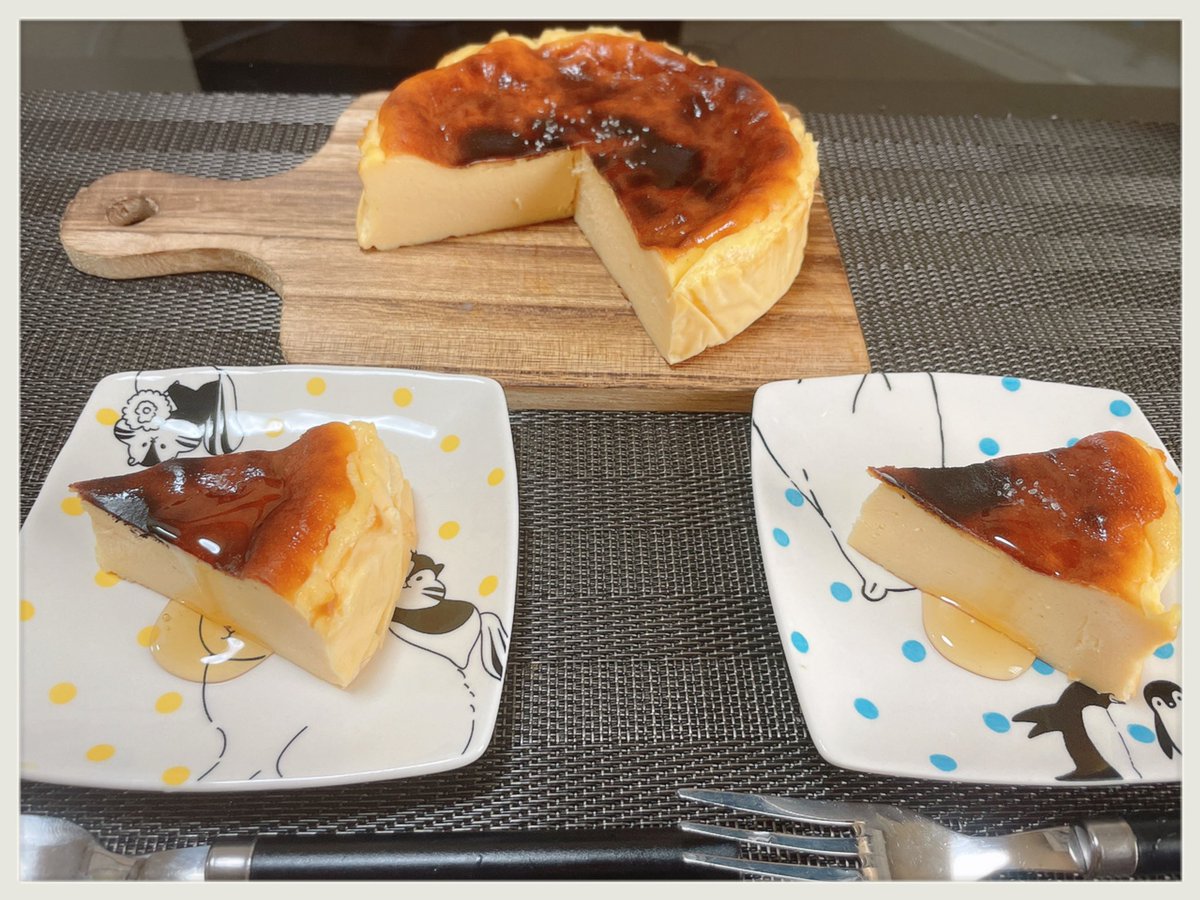 ren7ymg652's tweet photo. 食後のおやつ🍰
昨日作ってたのはバスクチーズケーキでした🤗💕
感動するくらい良い出来😭💕我ながらお店のより美味しいし🥺しっとり超濃厚で最高すぎる〜！今度また作ろ！ https://t.co/77KzOjK0Me
