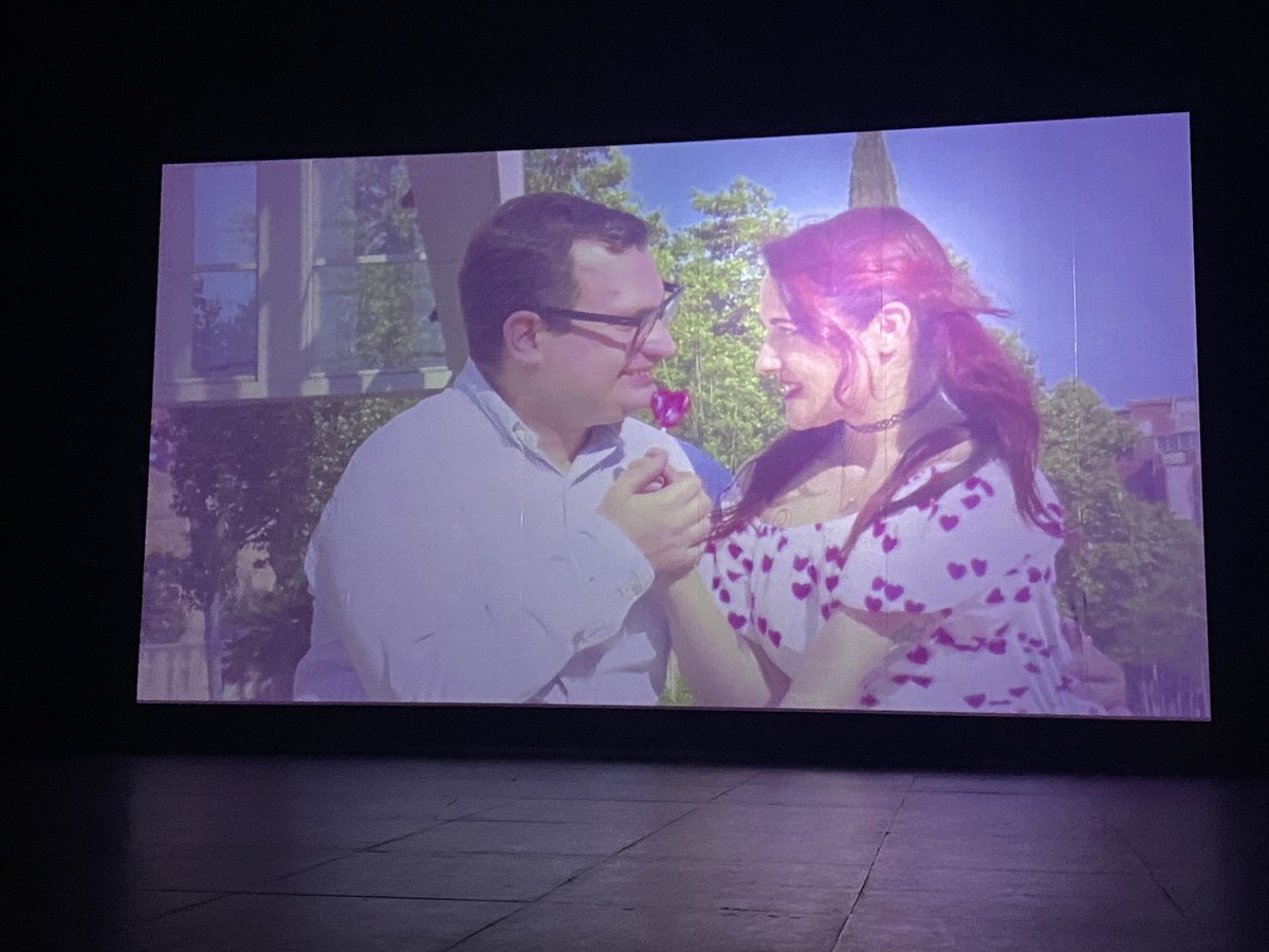 Aureli_DelPozo's tweet photo. AMOR VISCERAL en el @BaiDeFest #amorvisceral #cortometraje #baidefest #roses https://t.co/59gSPl9MrM