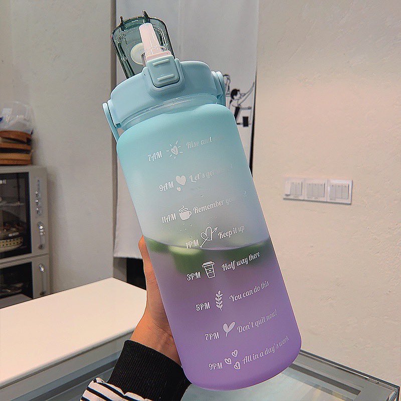 helmyyelmo's tweet photo. Bila tengok tulisan gitu jadi macam lebih semangat nak minum air 2L sehari https://t.co/lynNFKMq94