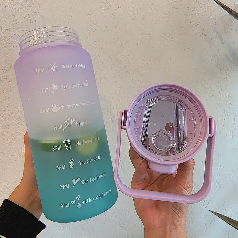 helmyyelmo's tweet photo. Bila tengok tulisan gitu jadi macam lebih semangat nak minum air 2L sehari https://t.co/lynNFKMq94