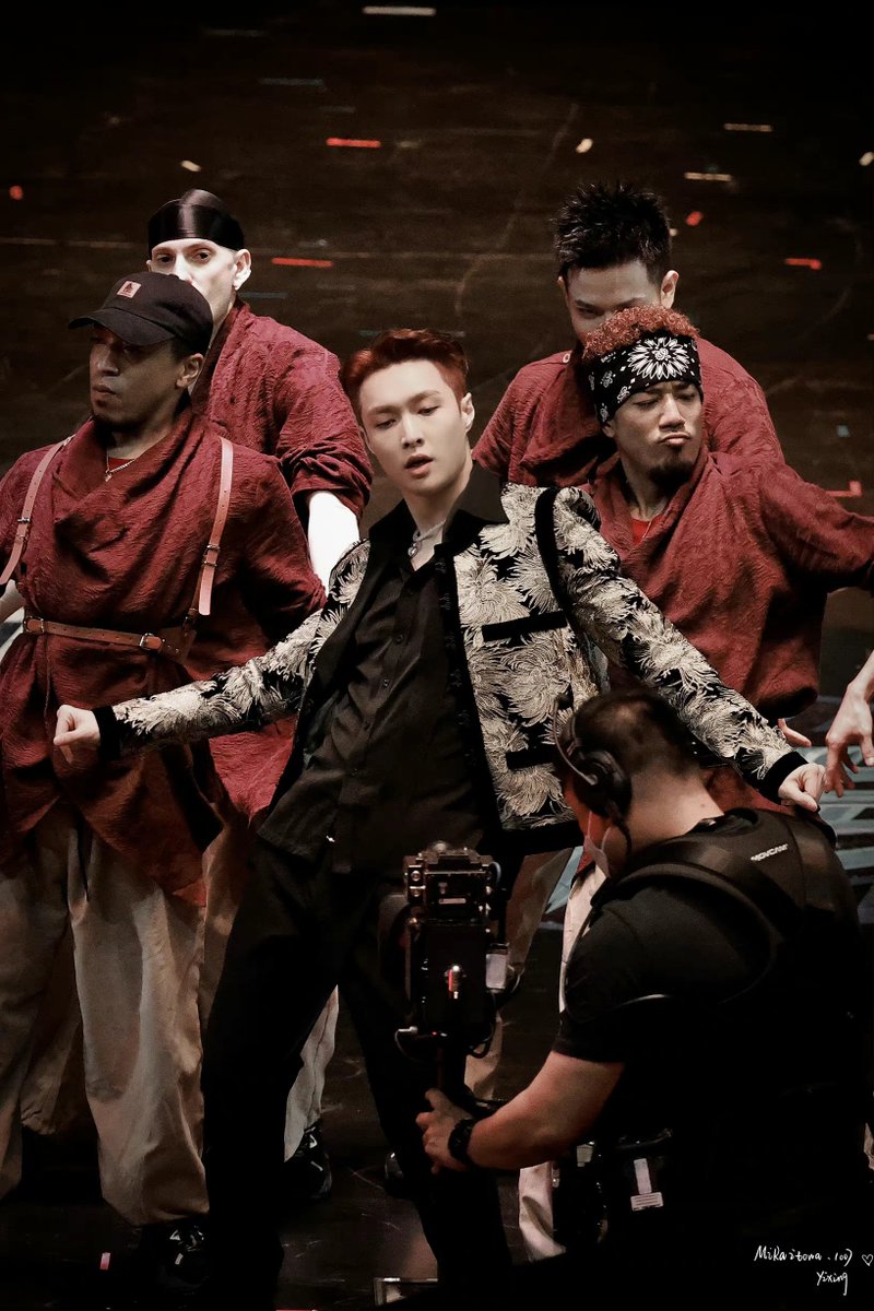 laythailand_'s tweet photo. [PIC]211030 #StreetDanceofChinaS4 

Cr. Miraitowa ·1007
#1stStageYixingFA 
#CaptainLAYSDCfinale
#LayZhangThailand #Yixing #อี้ชิง https://t.co/YFeSbv5USJ