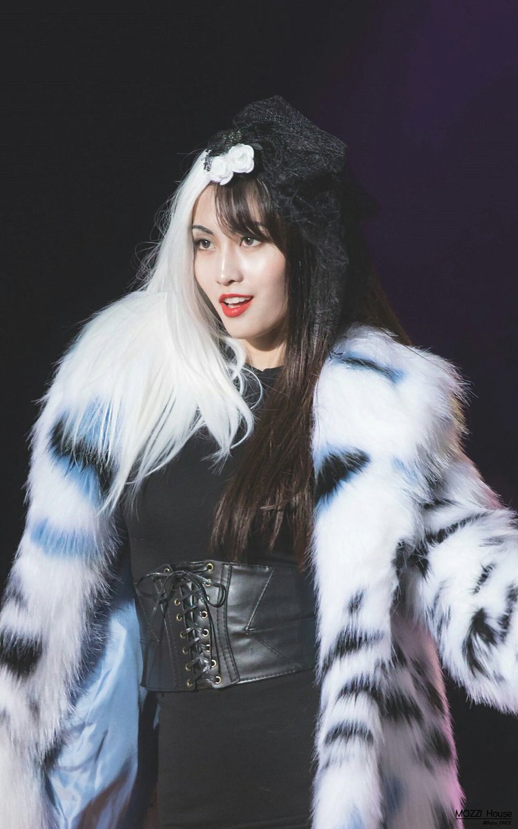 higurimo's tweet photo. is a mandatory annual date to remember Cruella-Mo who got everyone’s jaw dropped that day! i’m logging in for #Snapoween.🎃🖤 https://t.co/LzaYMvVayc