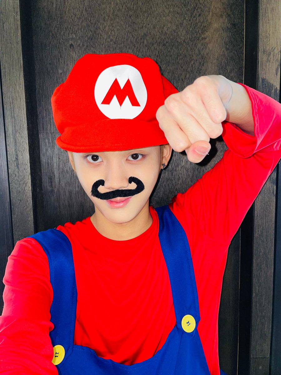CIIPHERPH's tweet photo. [TWT/PIC] 20211031

[🎃] #HappyHalloween

𝕋𝕣𝕚𝕔𝕜 𝕠𝕣 𝕋𝕣𝕖𝕒𝕥🪄
CIIPHER Halloween selfie gift arrived ✌❤
⠀
#CIIPHER #싸이퍼 #KEITA #케이타 #HYUNBIN #문현빈 #TAG #태그 #WON #박성원 #TAN #탄  #HWI #휘 https://t.co/7skxQUR4y6